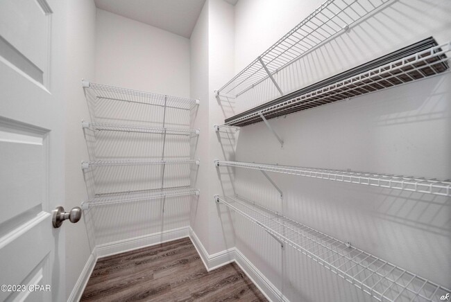 Building Photo - 204 Martingale Lp