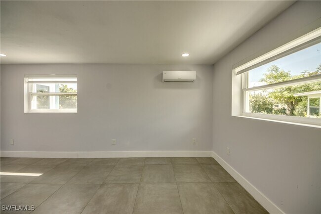 Building Photo - 4312 S Pacific Cir