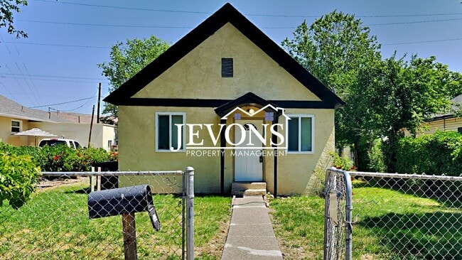 Building Photo - Coming soon! Available dates are subject to change without notice; please make sure you have tour...