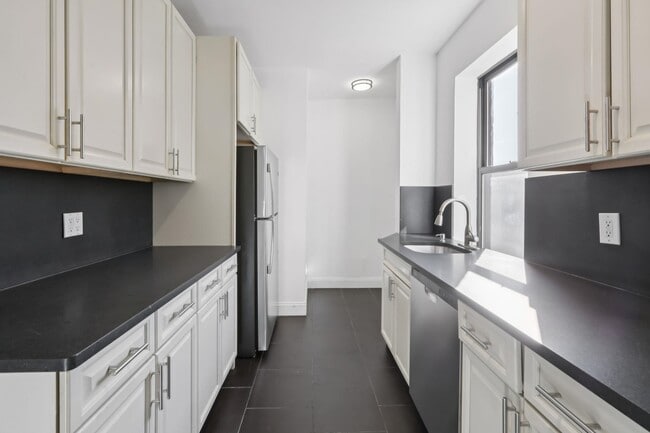 Building Photo - 333 Fairmount Ave