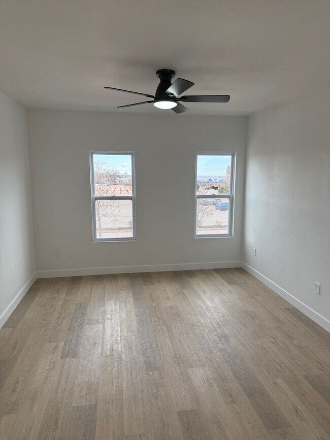 Building Photo - 1119 S Main St