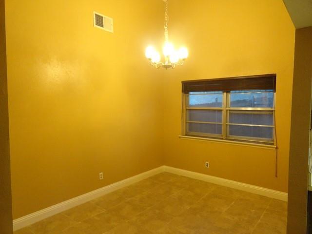 Building Photo - 2610 E Williamsburg Manor