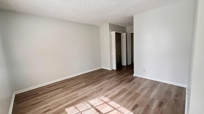 Building Photo - 13984 Morning Glory Dr