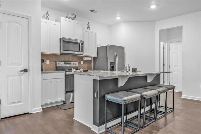 Building Photo - 5668 Union Pointe Dr