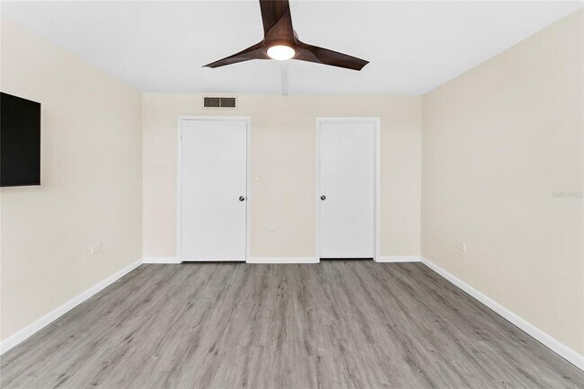 Building Photo - 450 Treasure Island Causeway