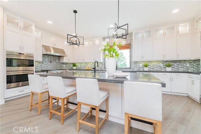 Building Photo - 111 Bosque