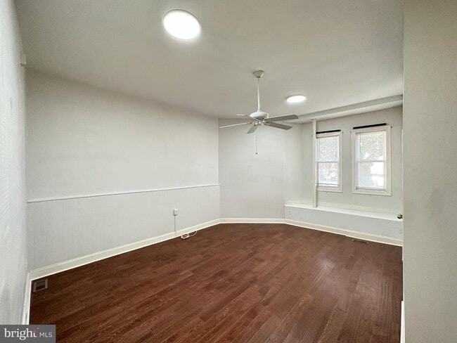 Building Photo - 2528 Poplar St