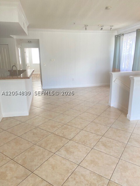 Building Photo - 5880 W Sample Rd