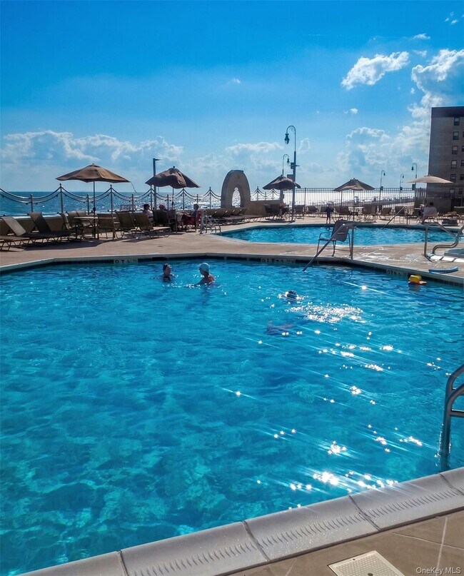 Building Photo - 360 Shore Rd