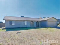 Building Photo - 4901 W Dahlia Dr