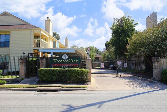 Building Photo - 1881 Bering Dr