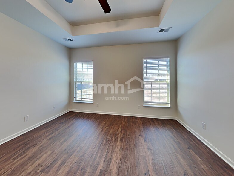 Building Photo - 153 Caledonia Dr