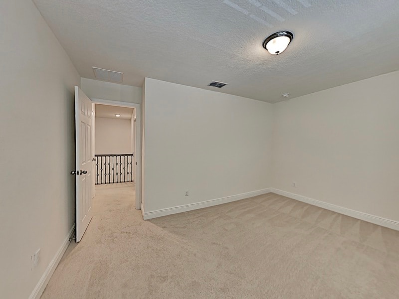 Building Photo - 8931 Lookout Pointe Dr