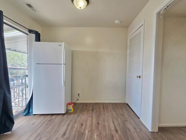 Building Photo - 5571 S 2800 W
