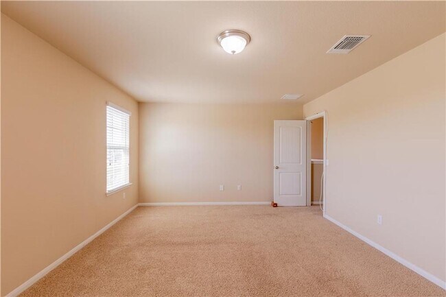 Building Photo - Spacious 4/BR, 2.5/BA Home in Cedar Park –...