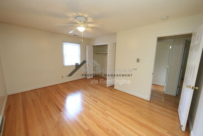 Building Photo - 304 Cheryl Ave