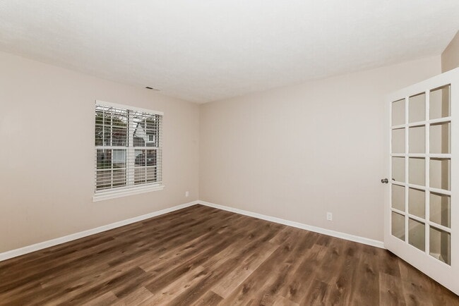 Building Photo - 7735 Bayridge Dr