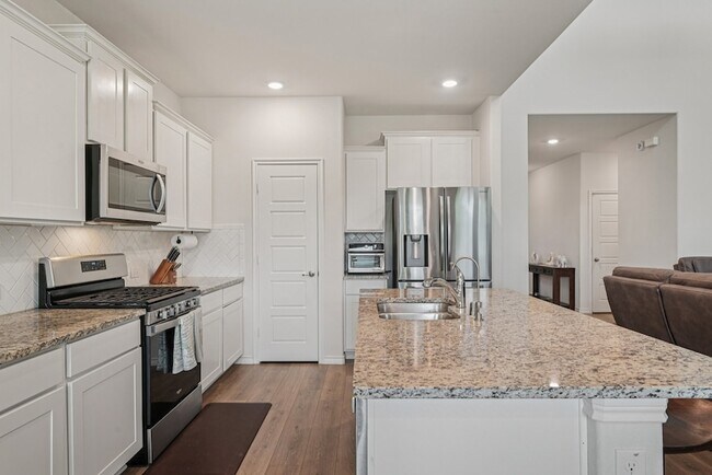 Building Photo - 1025 Indigo Ln