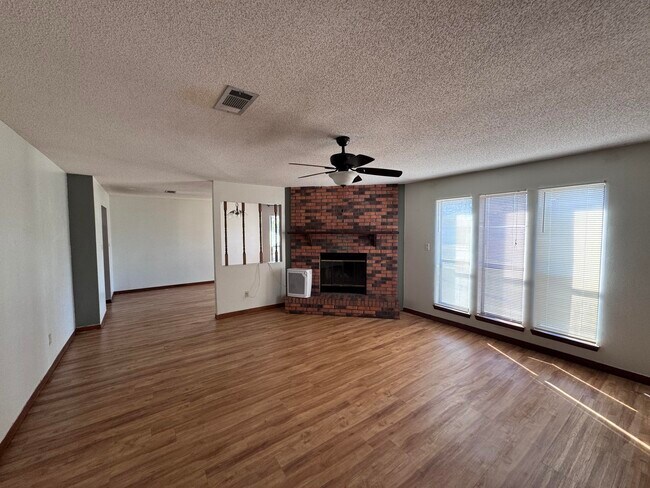 Building Photo - 202 Seville Cir