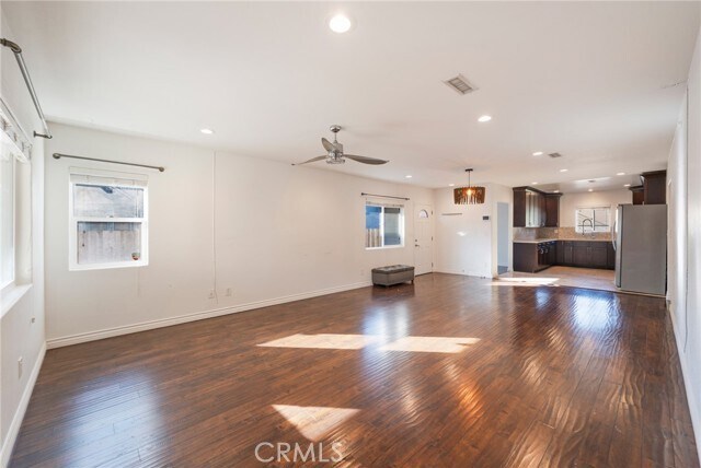 Building Photo - 727 Gaviota Ave