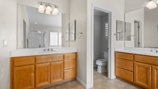 Building Photo - Rolling Hills Beauty! 4 Bedroom 3 Bath