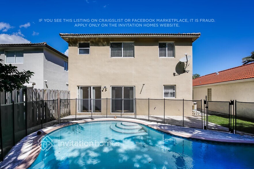 Building Photo - 8852 SW 215th Ln