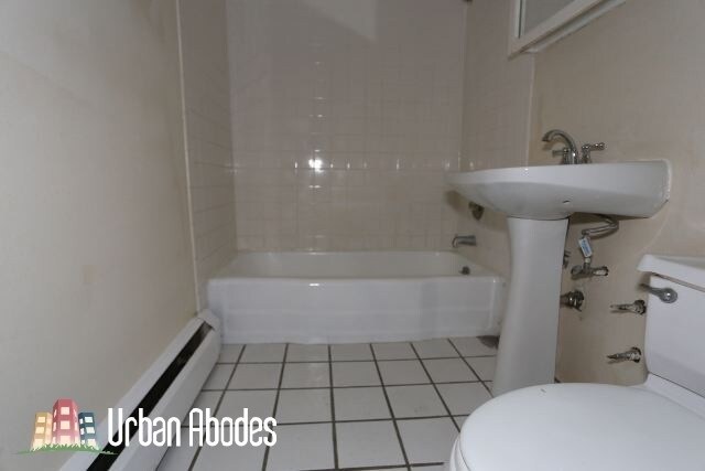 Building Photo - 1424 N Dearborn St