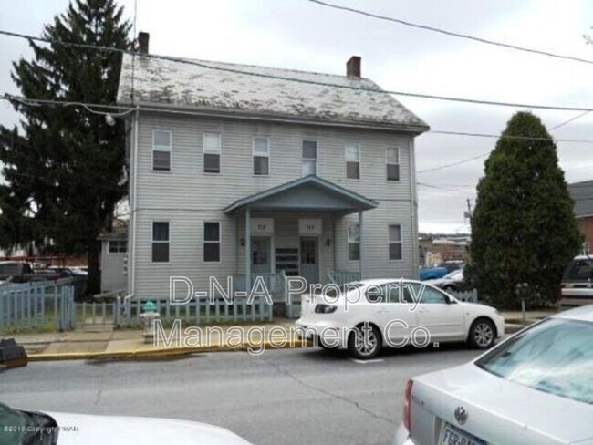 Primary Photo - 715 Monroe St