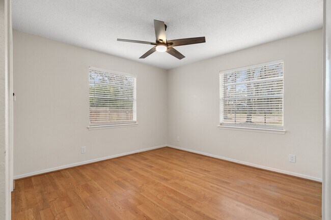 Building Photo - 16222 Barbara Ln