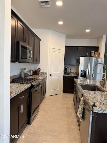 Building Photo - 2609 E San Miguel Dr