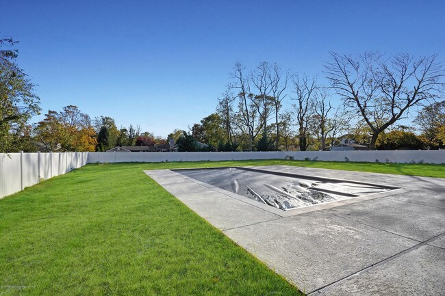 Building Photo - 98 Hollywood Ave