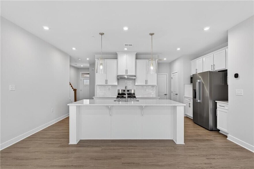 Building Photo - 325 Enchanted Ct