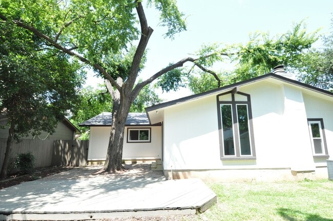 Building Photo - Great single level home in Anderson Mill. ...