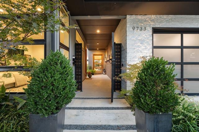 Building Photo - 9733 Mixon Dr