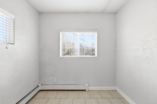 Building Photo - 4310 S Sherman St