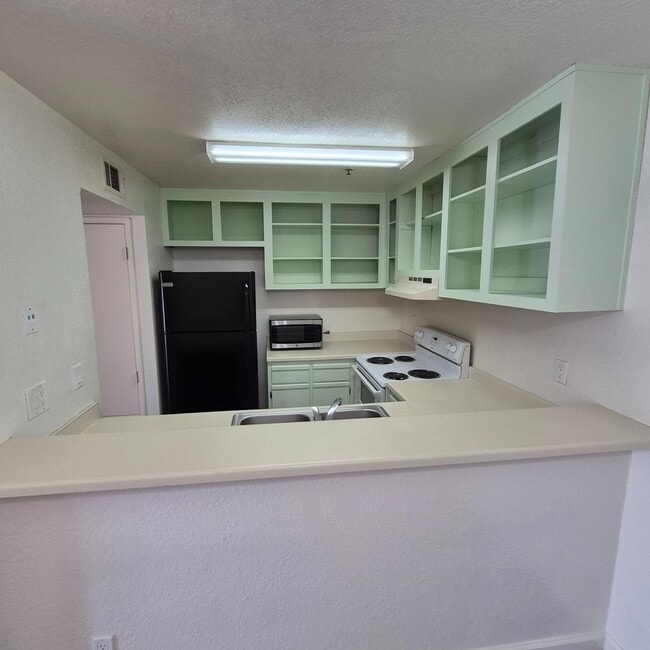 Building Photo - Affordable 1 bedroom 1 bath condo near the American River and CSUS