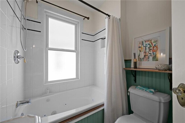 Building Photo - 25 Peckham Ave