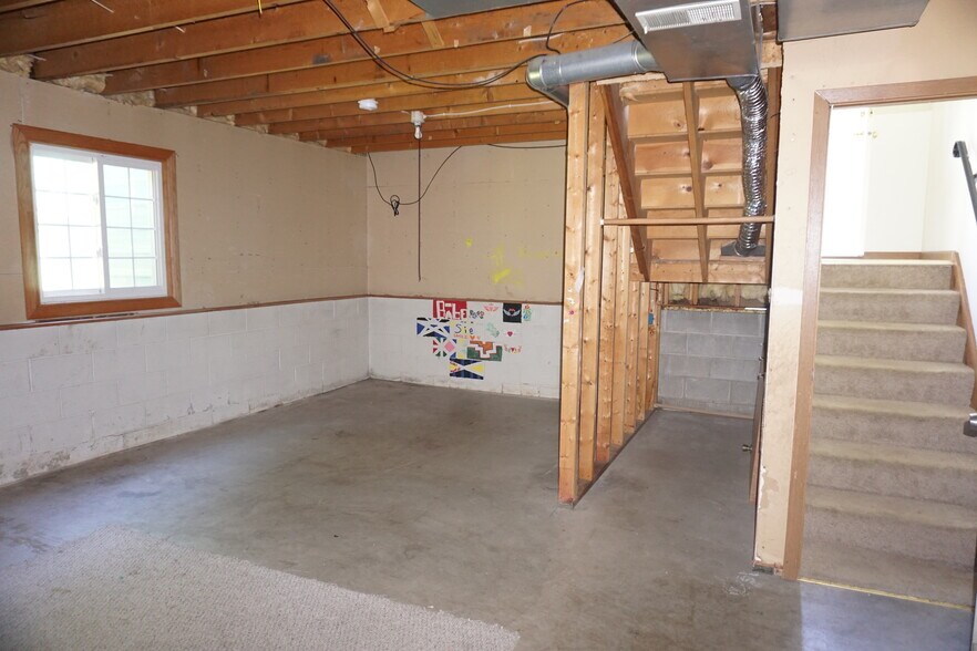 Building Photo - 220 Leighton Dr