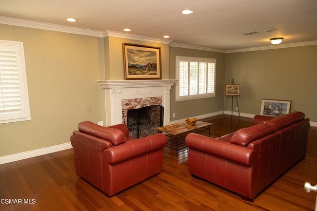 Building Photo - 385 Somerset Cir