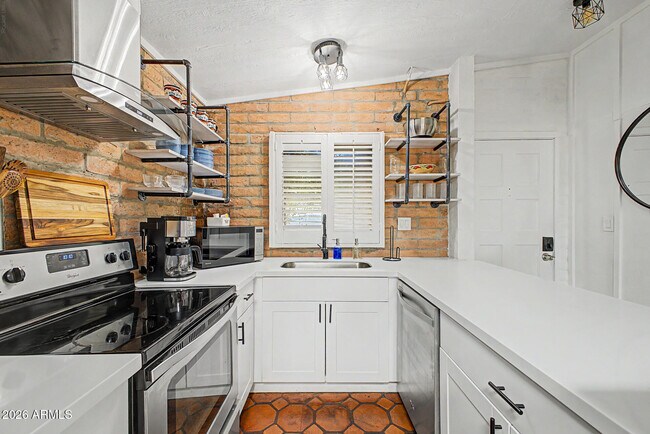 Building Photo - 3046 N 32nd St
