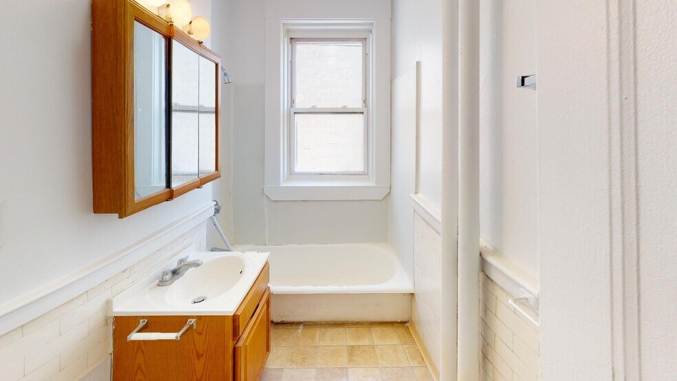 Building Photo - 1109 Boylston St