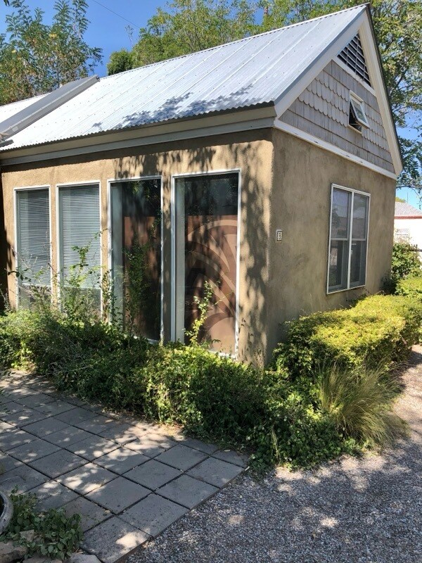 Building Photo - 718 Mountain Rd NW