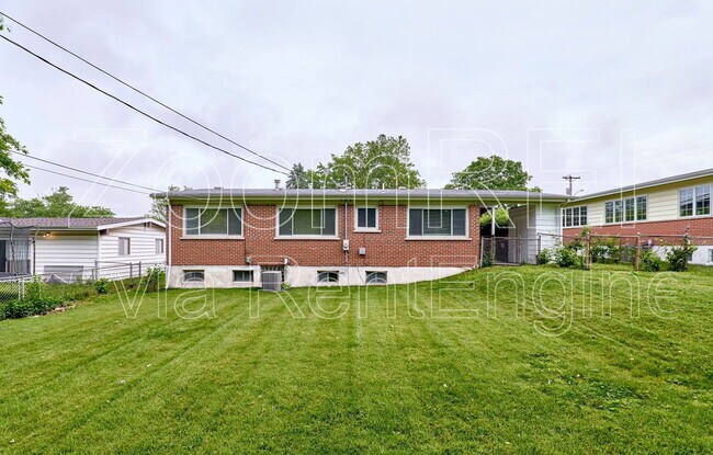 Building Photo - 2700 Steeplechase Ln