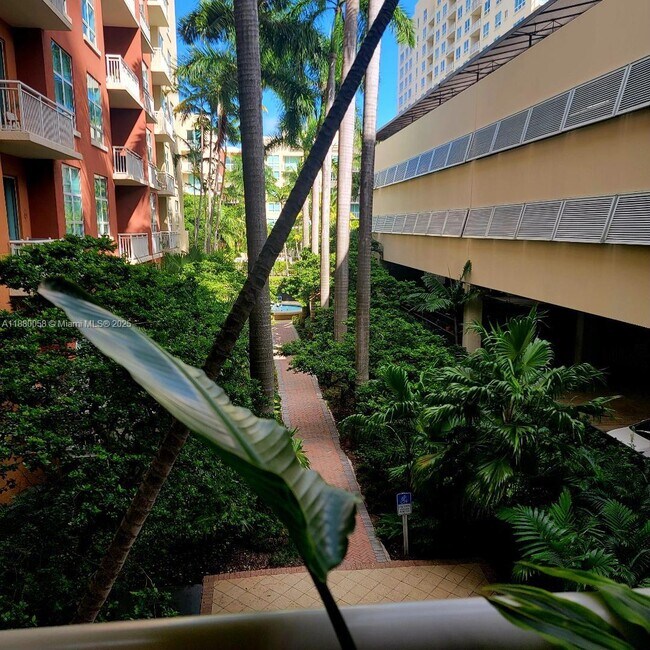 Building Photo - 2001 Biscayne Blvd