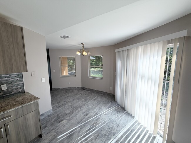 Building Photo - 64 Welling Ln