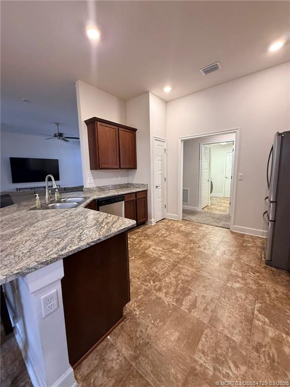 Building Photo - 2802 SE Buccaneer Cir