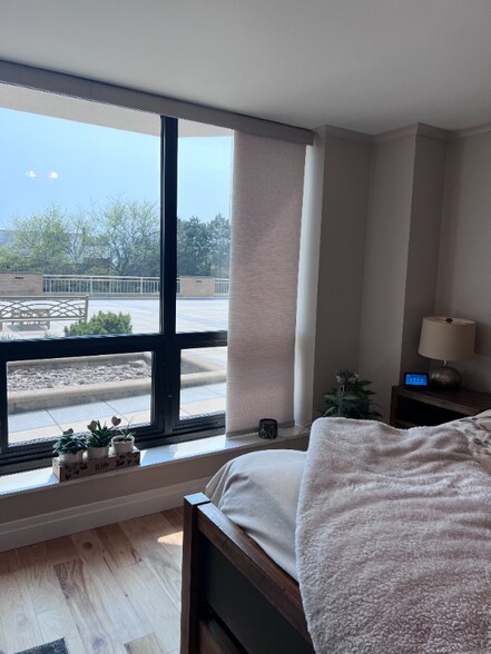 Building Photo - 200 Lakefront Blvd