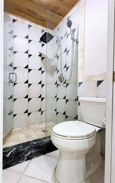 Building Photo - 6671 Via Regina