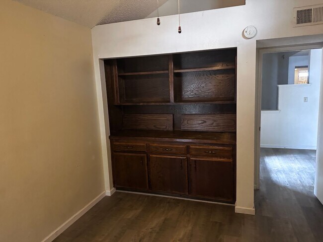 Building Photo - 7131 Hanover Cir