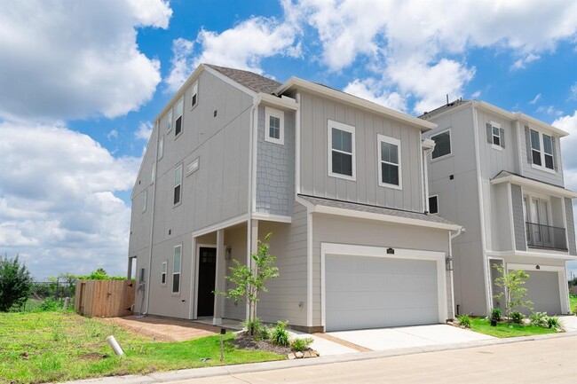 Building Photo - 3317 Young Clover Wy